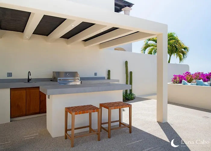 Gated Oceanview - Infinity Pool & Fire Pit